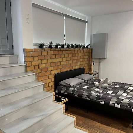 Industrial Studio / Alios 4 / Hilton Area Афины Экстерьер фото