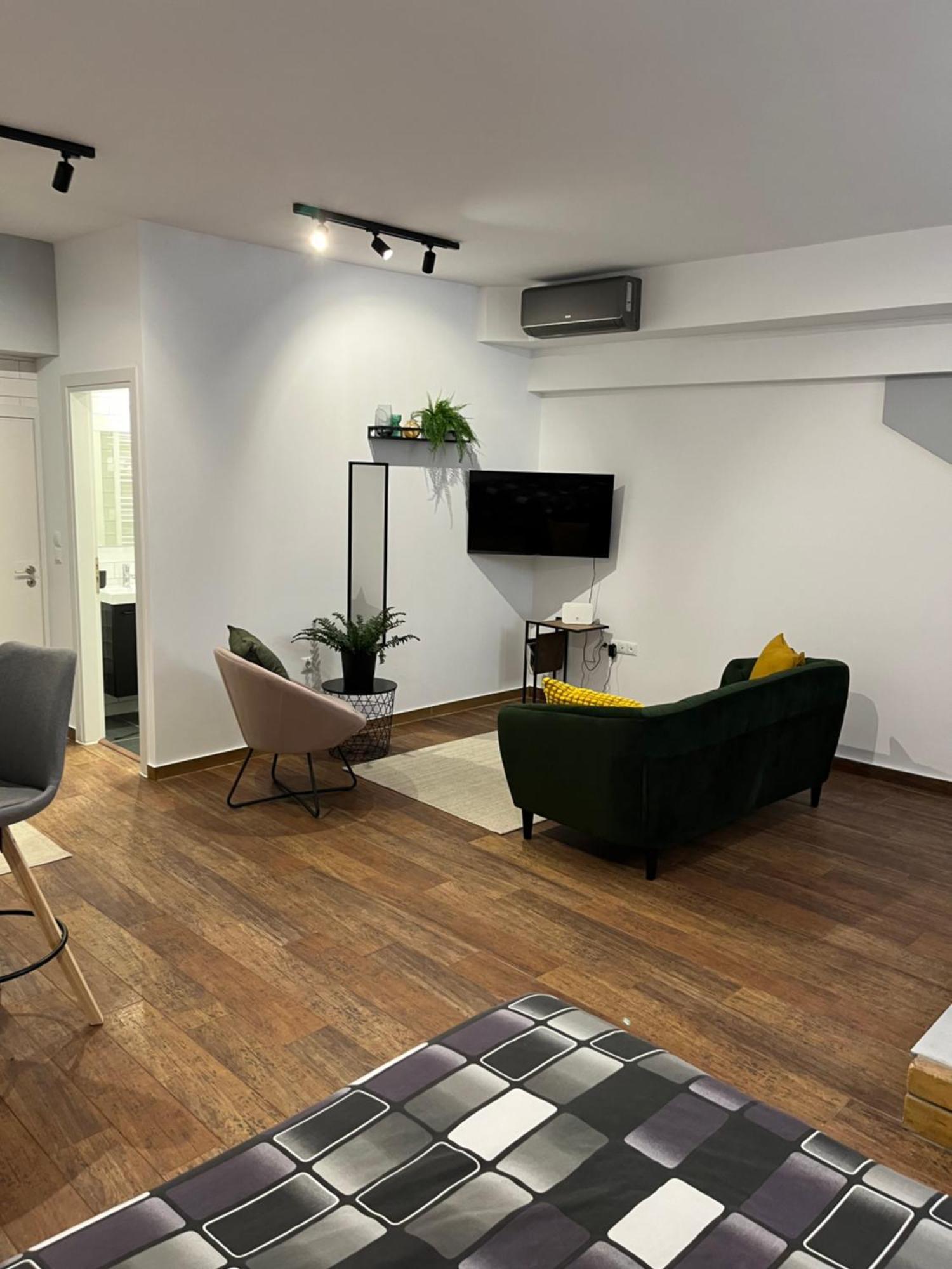 Industrial Studio / Alios 4 / Hilton Area Афины Экстерьер фото